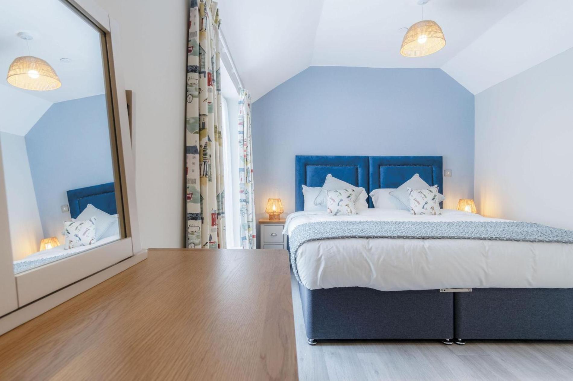 Harbour View - 2 Bedroom Apartment - Milford Haven Eksteriør billede