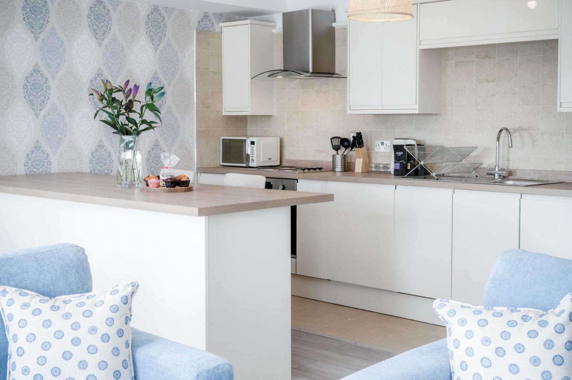 Harbour View - 2 Bedroom Apartment - Milford Haven Eksteriør billede