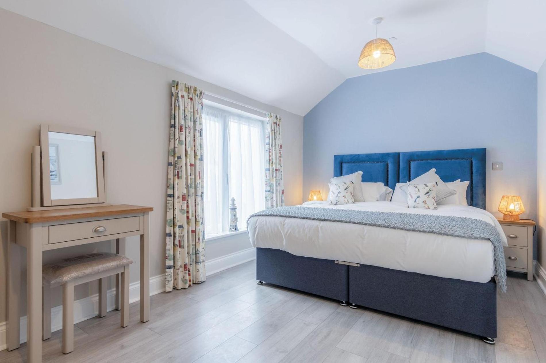 Harbour View - 2 Bedroom Apartment - Milford Haven Eksteriør billede